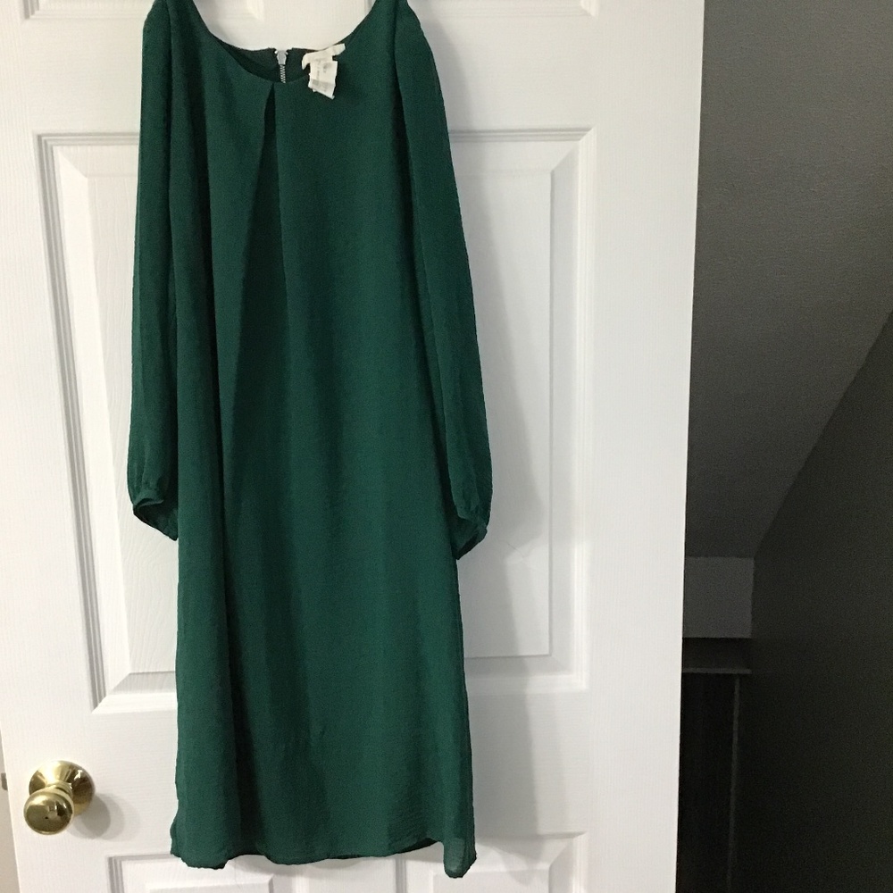 H & M green dress